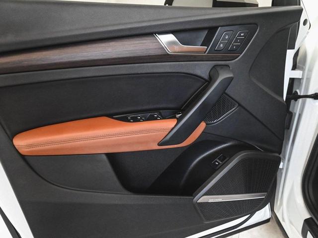 Photo of 2023 Glacier White Metallic Audi Q5
