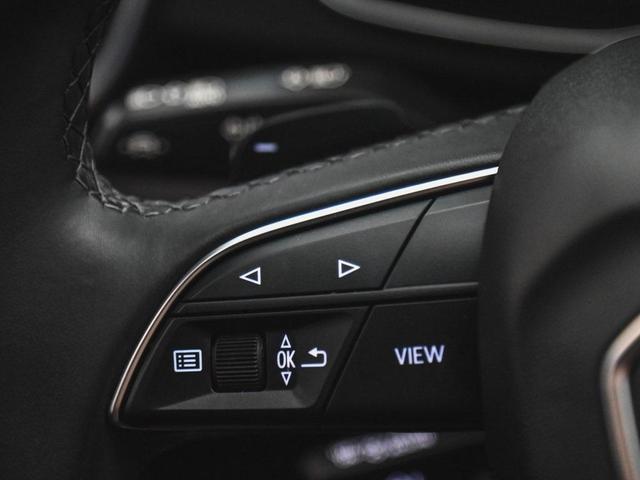 Photo of 2023 Glacier White Metallic Audi Q5