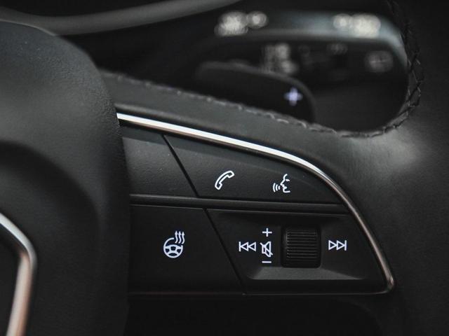 Photo of 2023 Glacier White Metallic Audi Q5