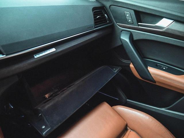 Photo of 2023 Glacier White Metallic Audi Q5