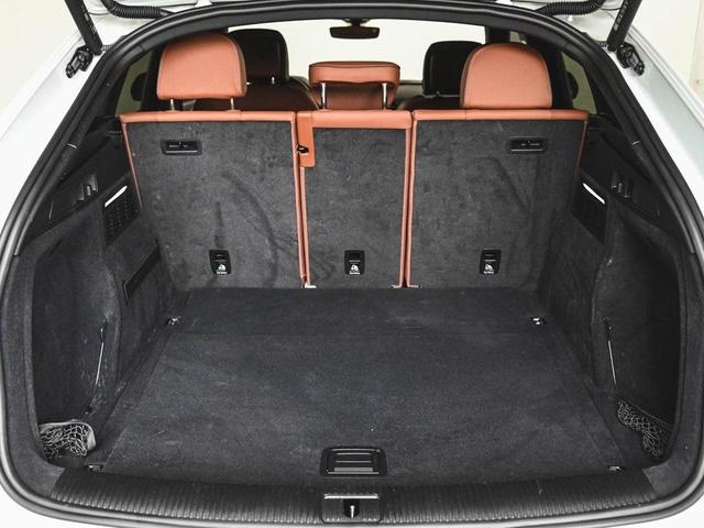 Photo of 2023 Glacier White Metallic Audi Q5