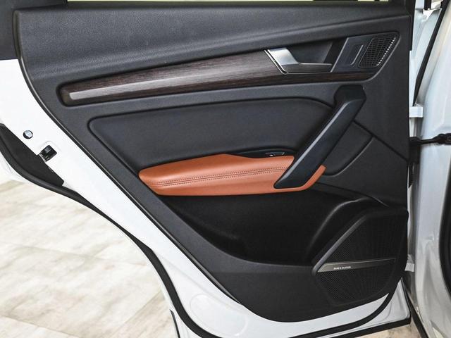 Photo of 2023 Glacier White Metallic Audi Q5
