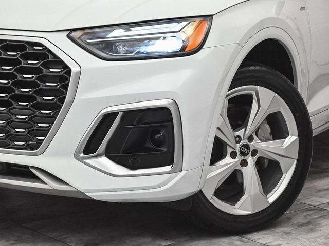 Photo of 2023 Glacier White Metallic Audi Q5