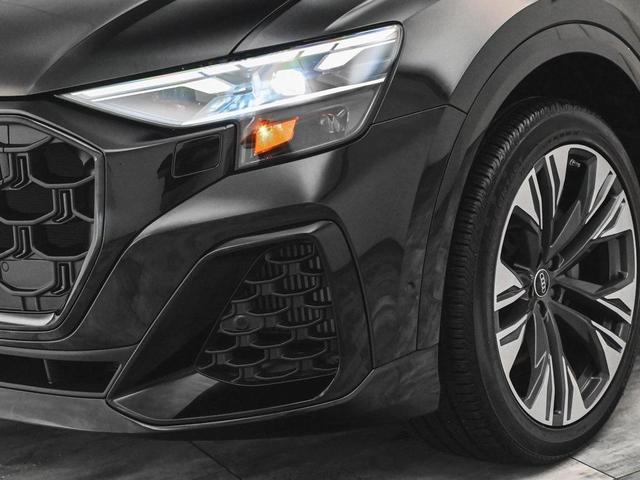Photo of 2025 Mythos Black Metallic Audi Q8