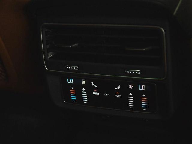Photo of 2025 Mythos Black Metallic Audi Q8