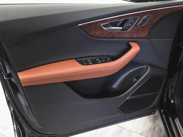 Photo of 2025 Mythos Black Metallic Audi Q8
