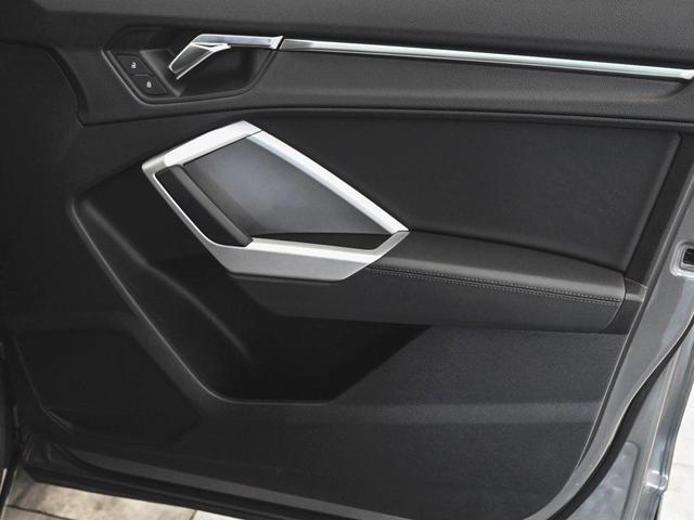 Photo of 2022 Chronos Gray Metallic Audi Q3