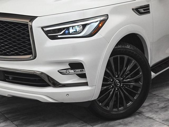 Photo of 2024 Moonstone White INFINITI QX80