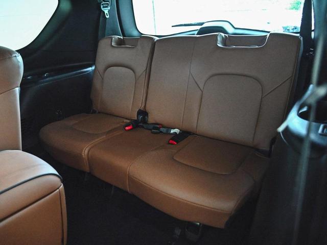 Photo of 2024 Moonstone White INFINITI QX80