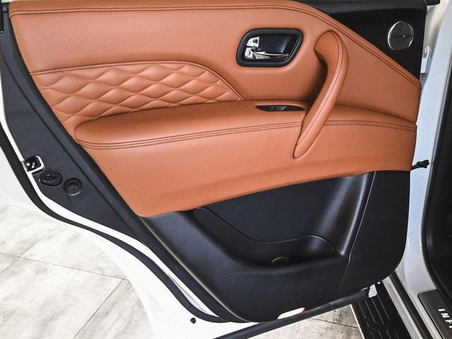 Photo of 2024 Moonstone White INFINITI QX80