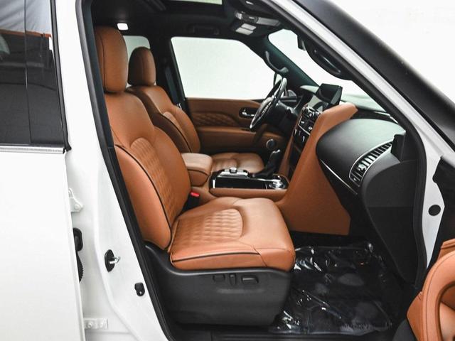 Photo of 2024 Moonstone White INFINITI QX80
