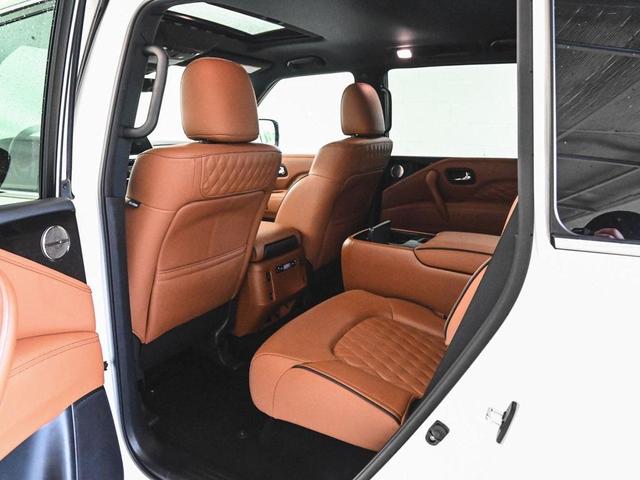 Photo of 2024 Moonstone White INFINITI QX80