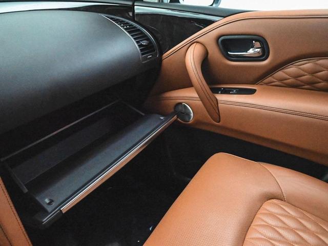 Photo of 2024 Moonstone White INFINITI QX80