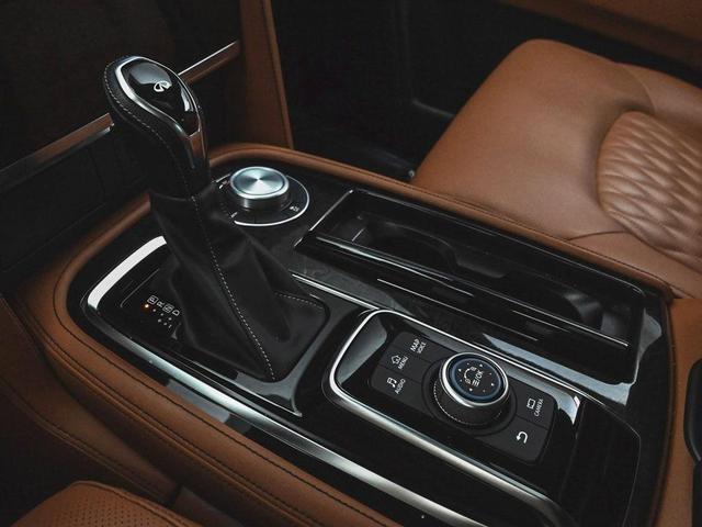Photo of 2024 Moonstone White INFINITI QX80