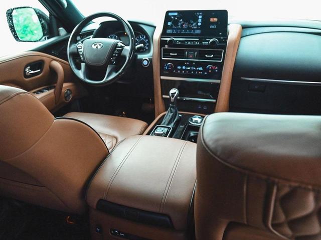 Photo of 2024 Moonstone White INFINITI QX80