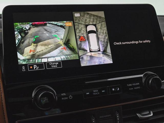 Photo of 2024 Moonstone White INFINITI QX80