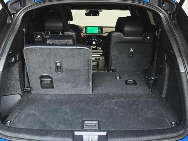 Photo of 2025 Apex Blue Pearl Acura MDX