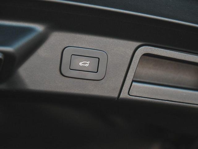 Photo of 2024 Zadar Grey Land Rover Range Rover Velar
