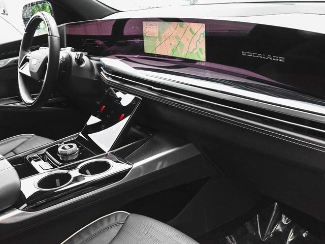 Photo of 2025 Crystal White Tri-Coat Cadillac Escalade
