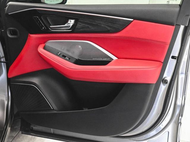 Photo of 2024 Liquid Carbon Metallic Acura MDX