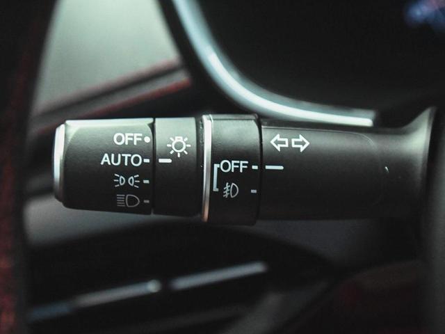 Photo of 2024 Liquid Carbon Metallic Acura MDX