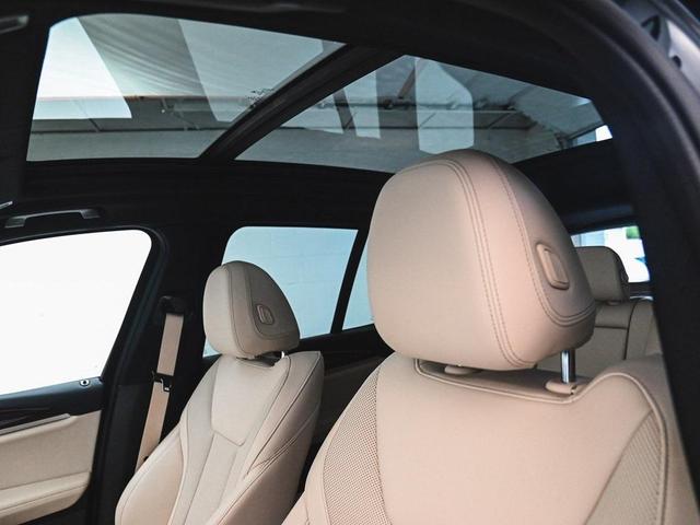 Photo of 2022 Jet Black BMW X3