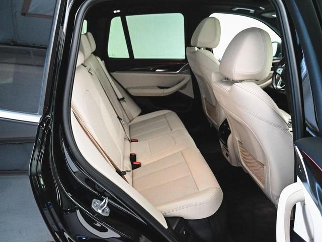 Photo of 2022 Jet Black BMW X3
