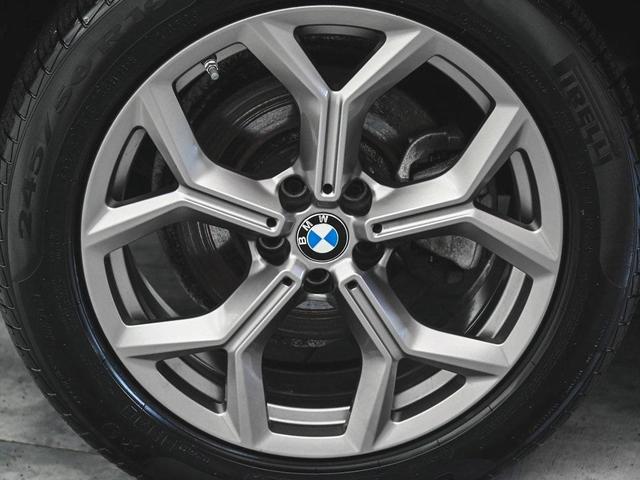 Photo of 2022 Jet Black BMW X3