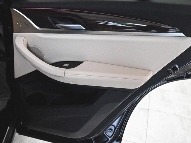 Photo of 2022 Jet Black BMW X3