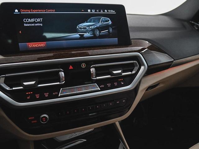 Photo of 2022 Jet Black BMW X3