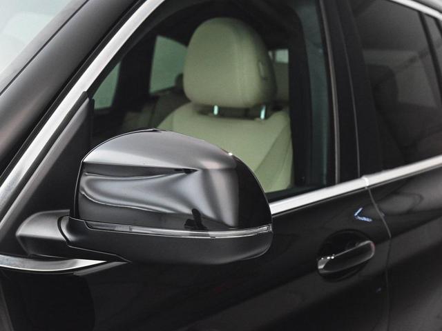 Photo of 2022 Jet Black BMW X3