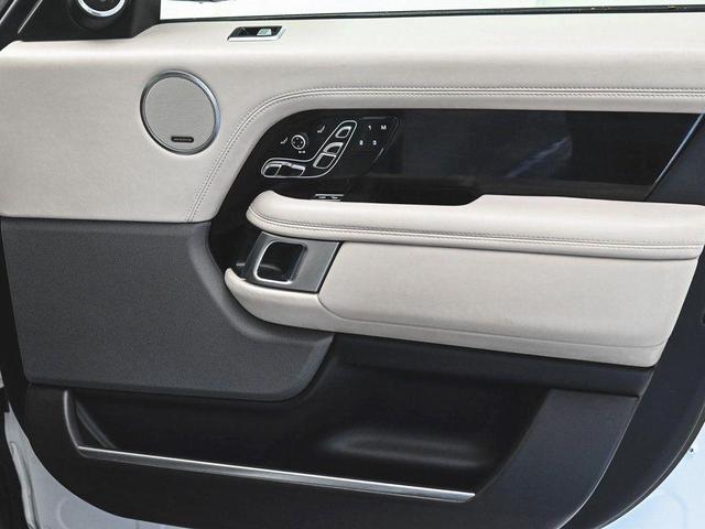Photo of 2018 Fuji White Land Rover Range Rover