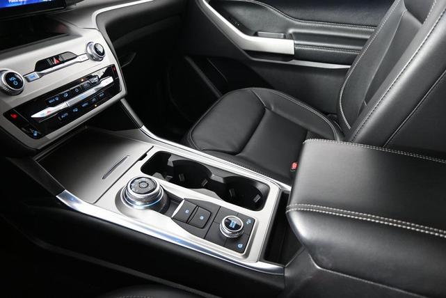 Photo of 2022 Carbonized Gray Metallic Ford Explorer