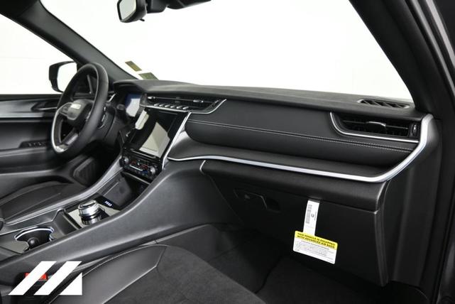 Photo of 2024 Baltic Gray Metallic Clearcoat Jeep Grand Cherokee L