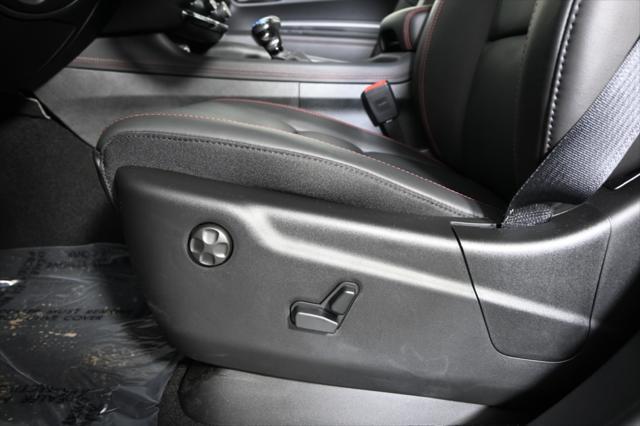 Photo of 2025 DB Black Crystal Clearcoat Dodge Durango