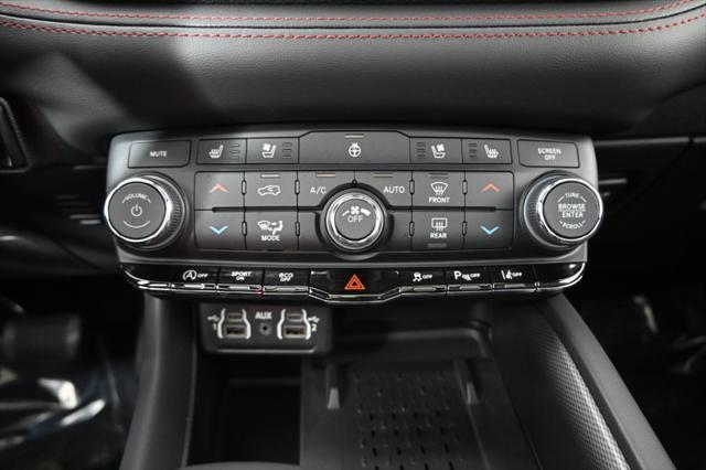 Photo of 2025 DB Black Crystal Clearcoat Dodge Durango