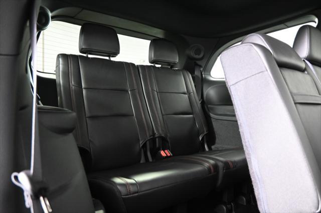 Photo of 2025 DB Black Crystal Clearcoat Dodge Durango