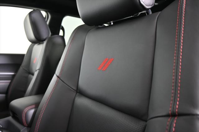 Photo of 2025 DB Black Crystal Clearcoat Dodge Durango