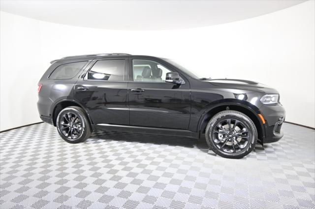 Photo of 2025 DB Black Crystal Clearcoat Dodge Durango