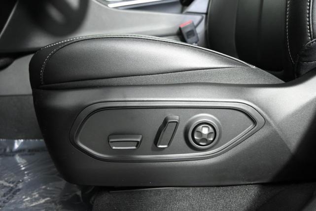 Photo of 2025 Baltic Gray Metallic Clearcoat Jeep Grand Cherokee