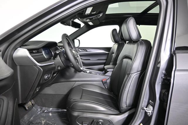 Photo of 2025 Baltic Gray Metallic Clearcoat Jeep Grand Cherokee