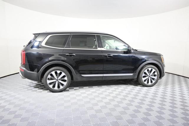 Photo of 2020 Ebony Black Kia Telluride