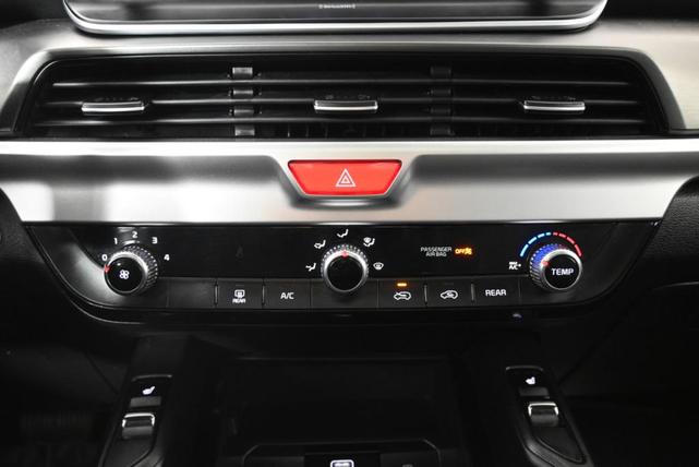 Photo of 2020 Ebony Black Kia Telluride