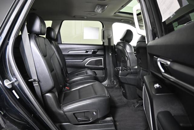 Photo of 2020 Ebony Black Kia Telluride