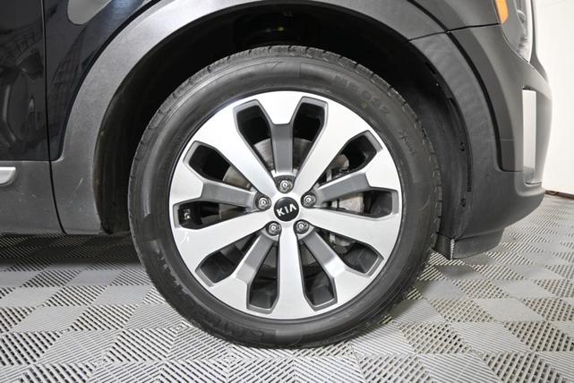 Photo of 2020 Ebony Black Kia Telluride
