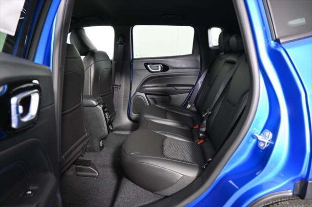 Photo of 2025 Hydro Blue Pearlcoat Jeep Compass