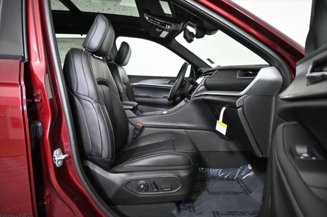 Photo of 2025 Velvet Red Pearlcoat Jeep Grand Cherokee L