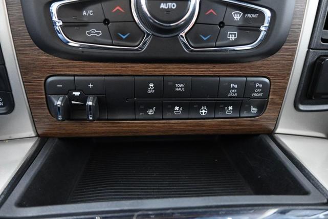 Photo of 2015 Brilliant Black Crystal Pearlcoat RAM 1500