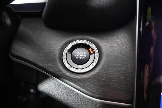 Photo of 2025 Bright White Clearcoat Jeep Grand Cherokee