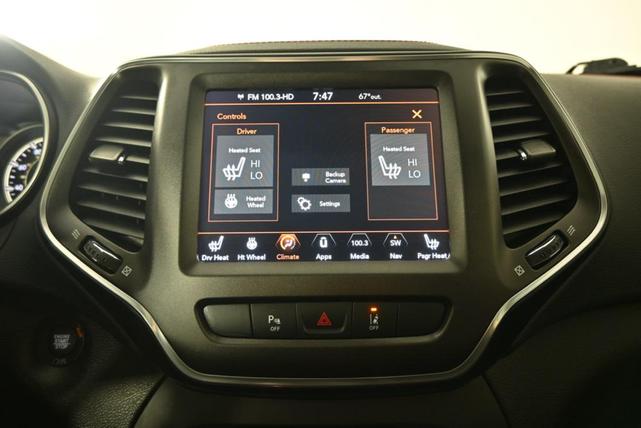 Photo of 2021 Bright White Clearcoat Jeep Cherokee